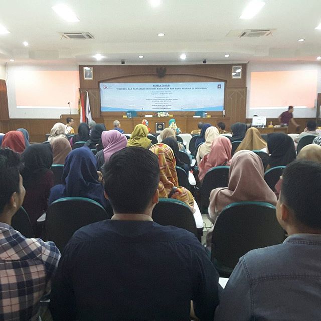 Kuliah Umum Sosialisasi Tantangan IKNB Syariah di Indonesia OJK dan Prodi IE FE UII
